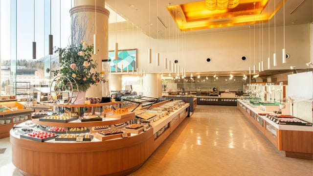 New Akan hotel breakfast